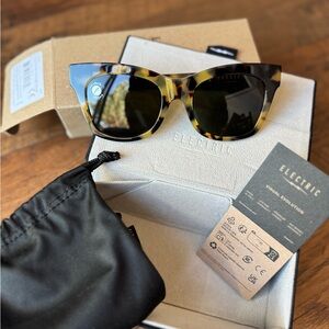 Electric Capri sunglasses Glass Spotted Tort Polarized